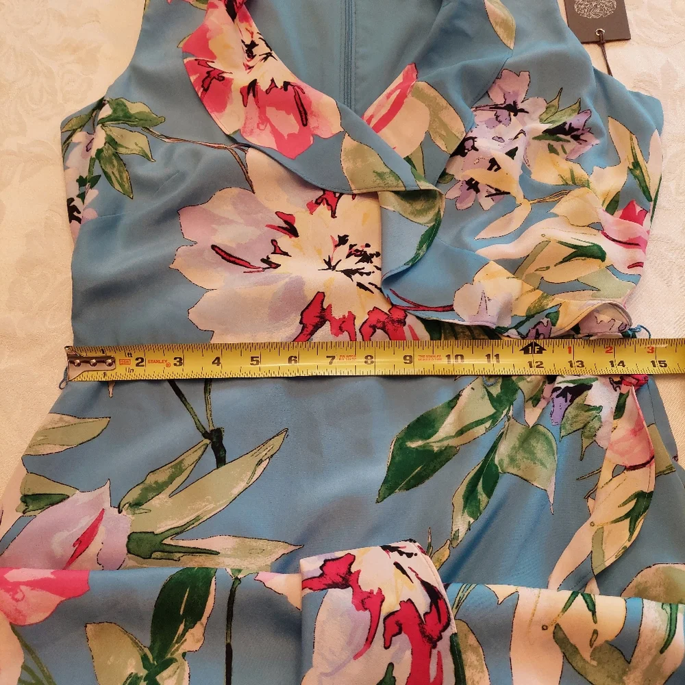 Vince Camuto blue floral faux wrap ruffle dress. Size 8 - Picture 11 of 12
